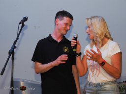 Künstler helfen Kinder - Mit Musik zur Menschlichkeit